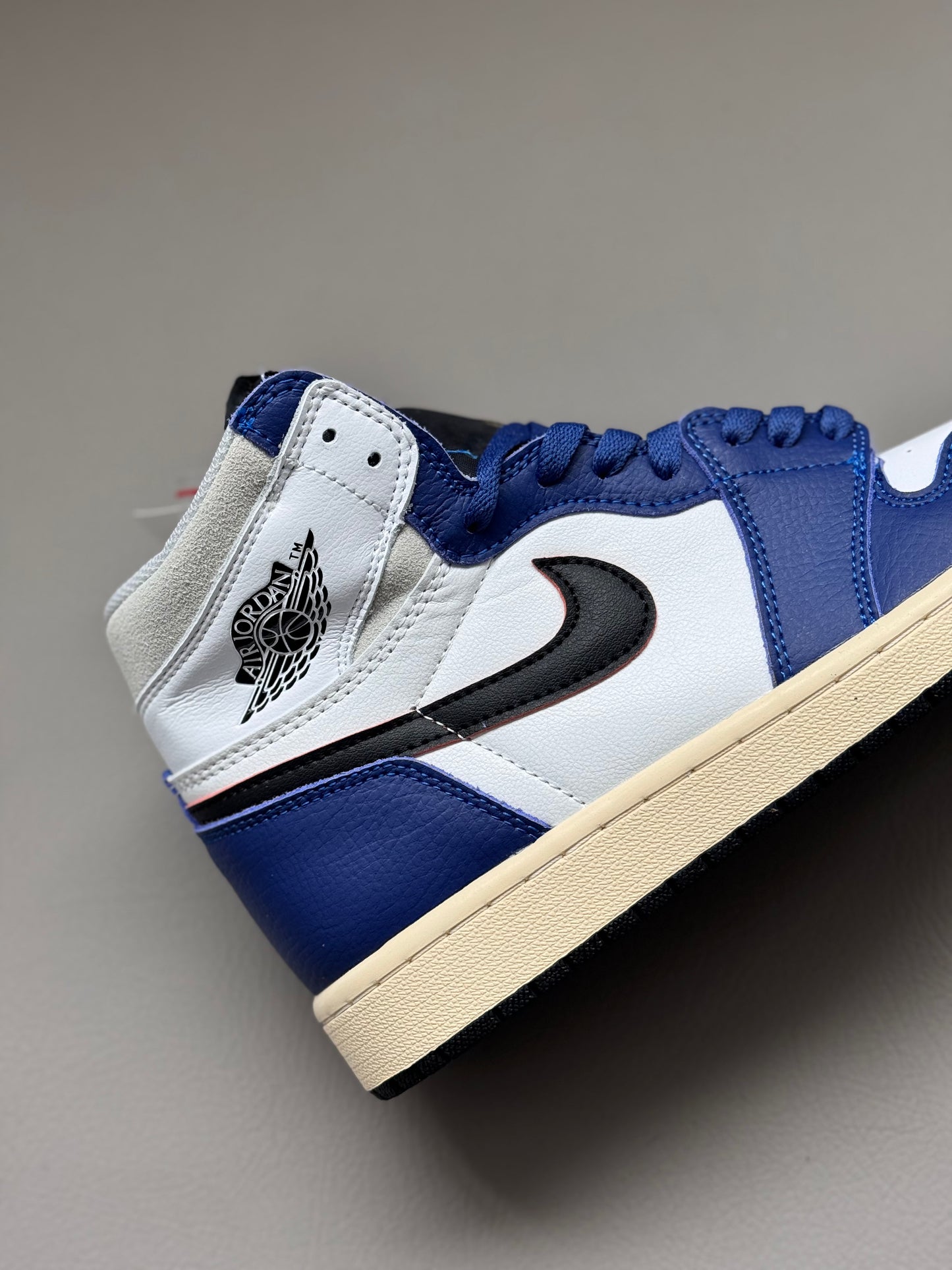 Air Jordan 1