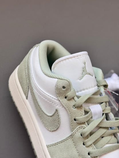 Jordan 1 Low SE Seafoam