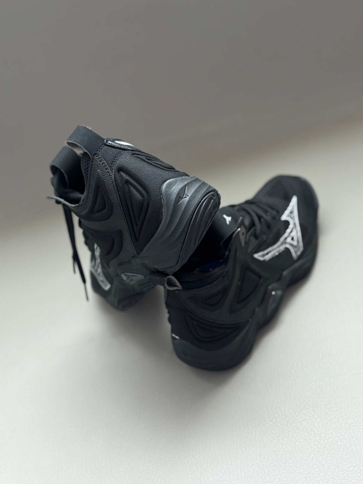 Mizuno Wave Momentum 3