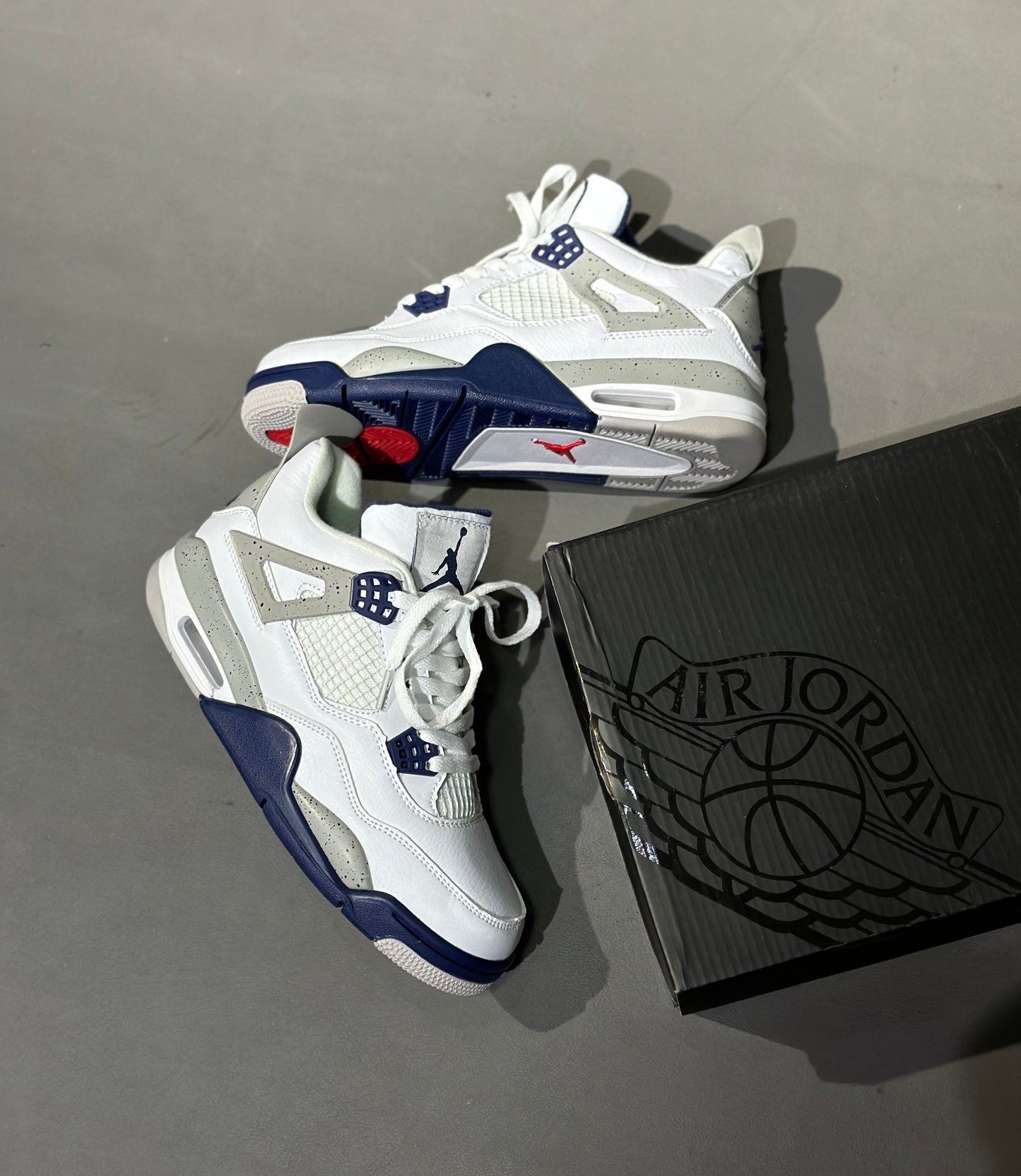 Air Jordan 4 Midnight Navy