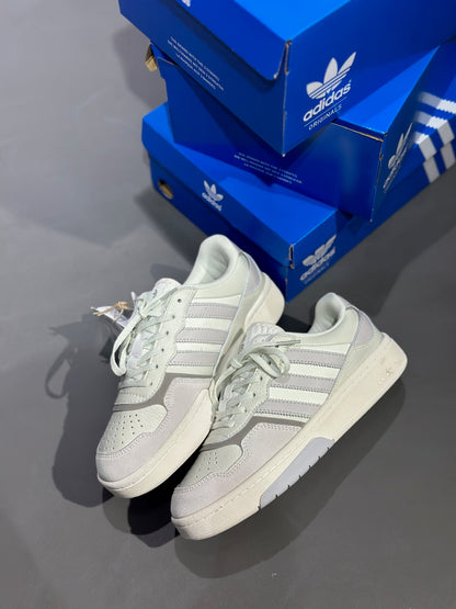 Adidas Courtic