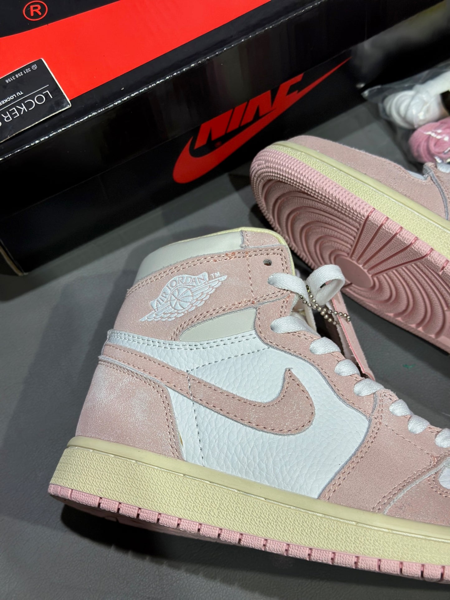 Air Jordan 1 High OG Washed Pink