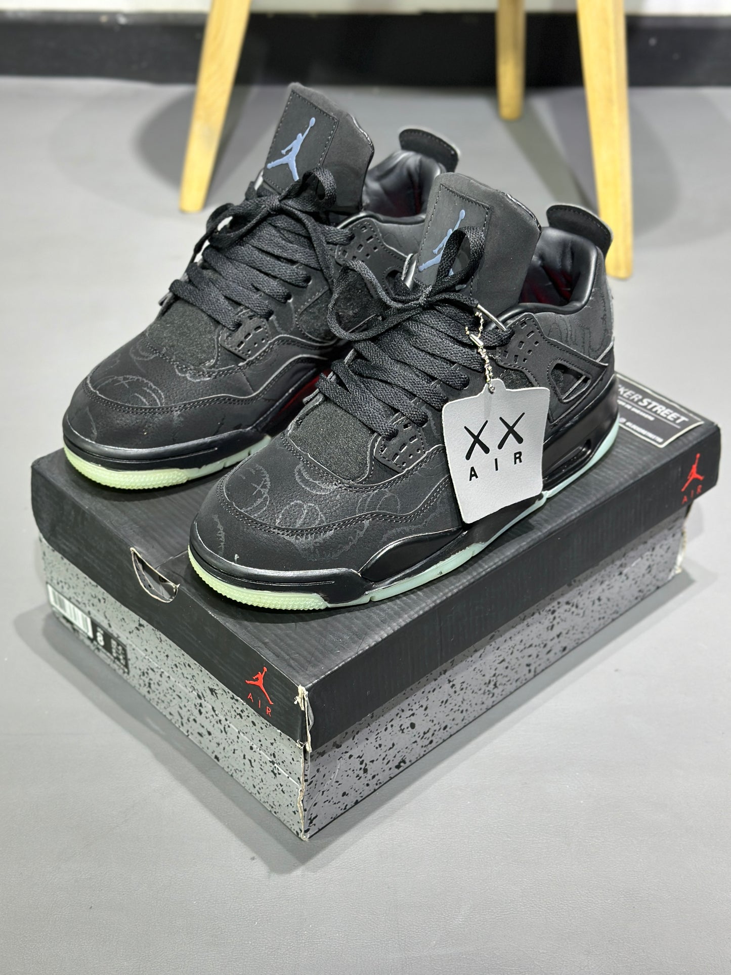 Jordan 4 Kaws