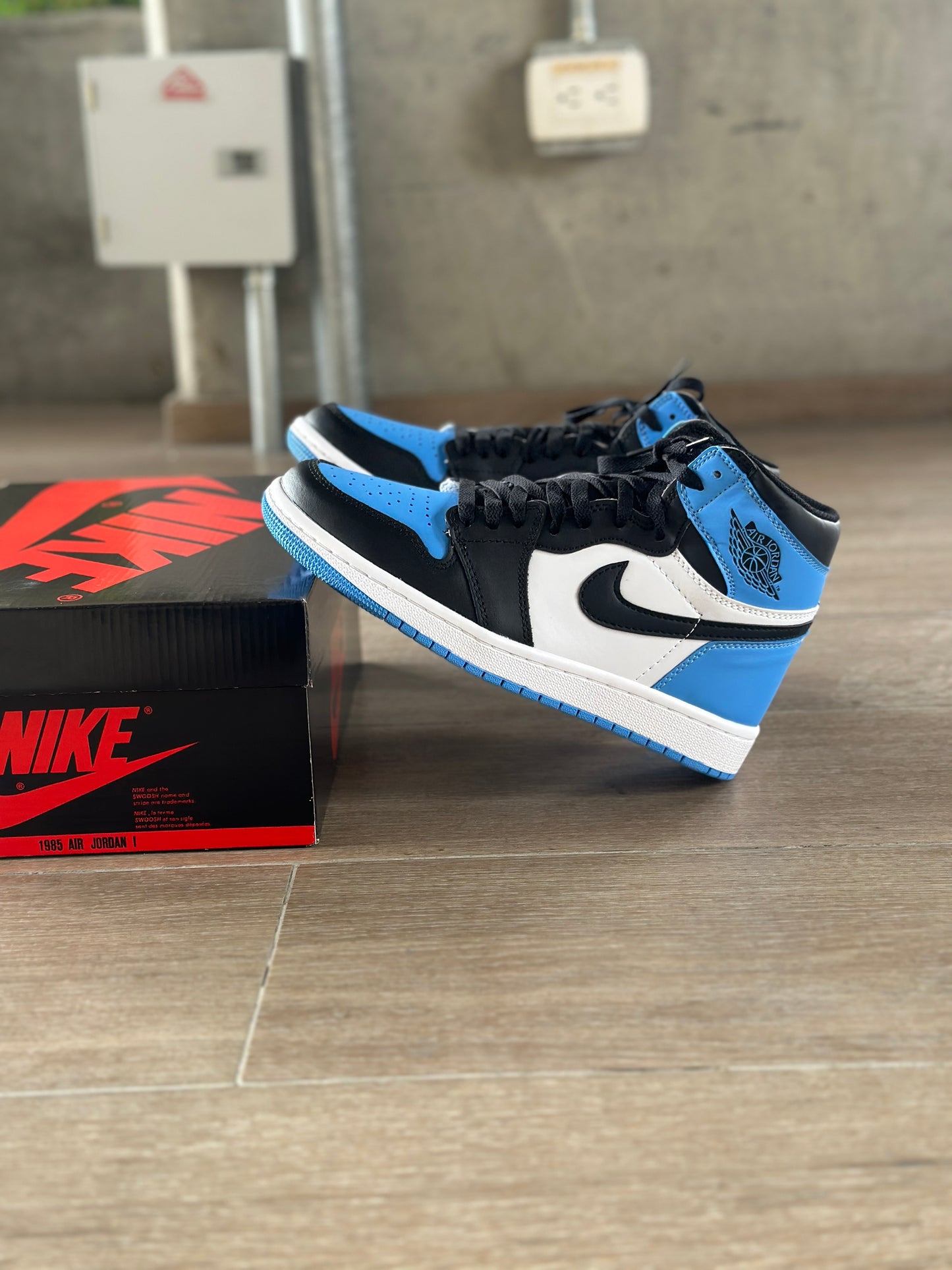 Air Jordan 1 UNC TOE