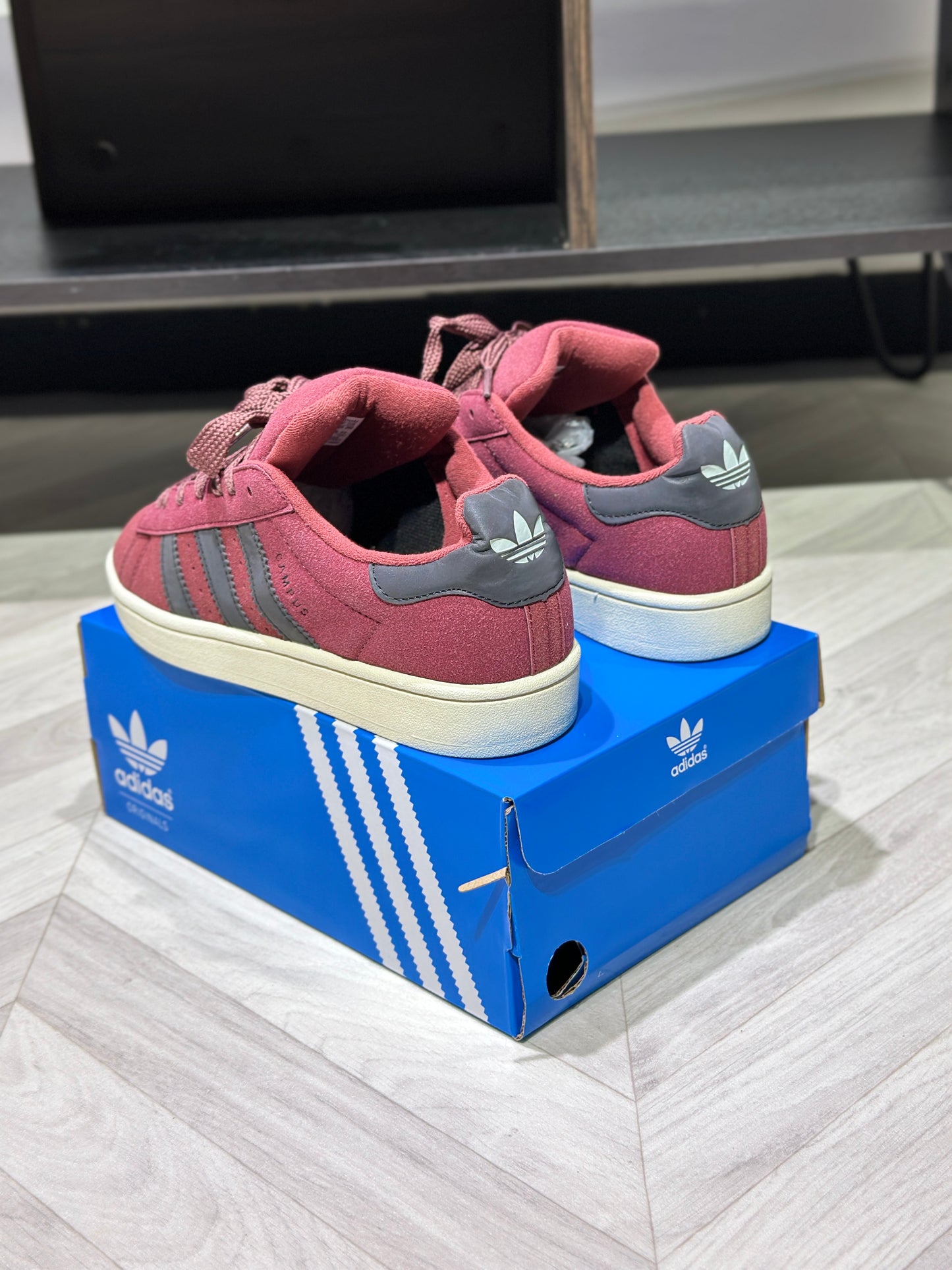 Adidas Campus 00s