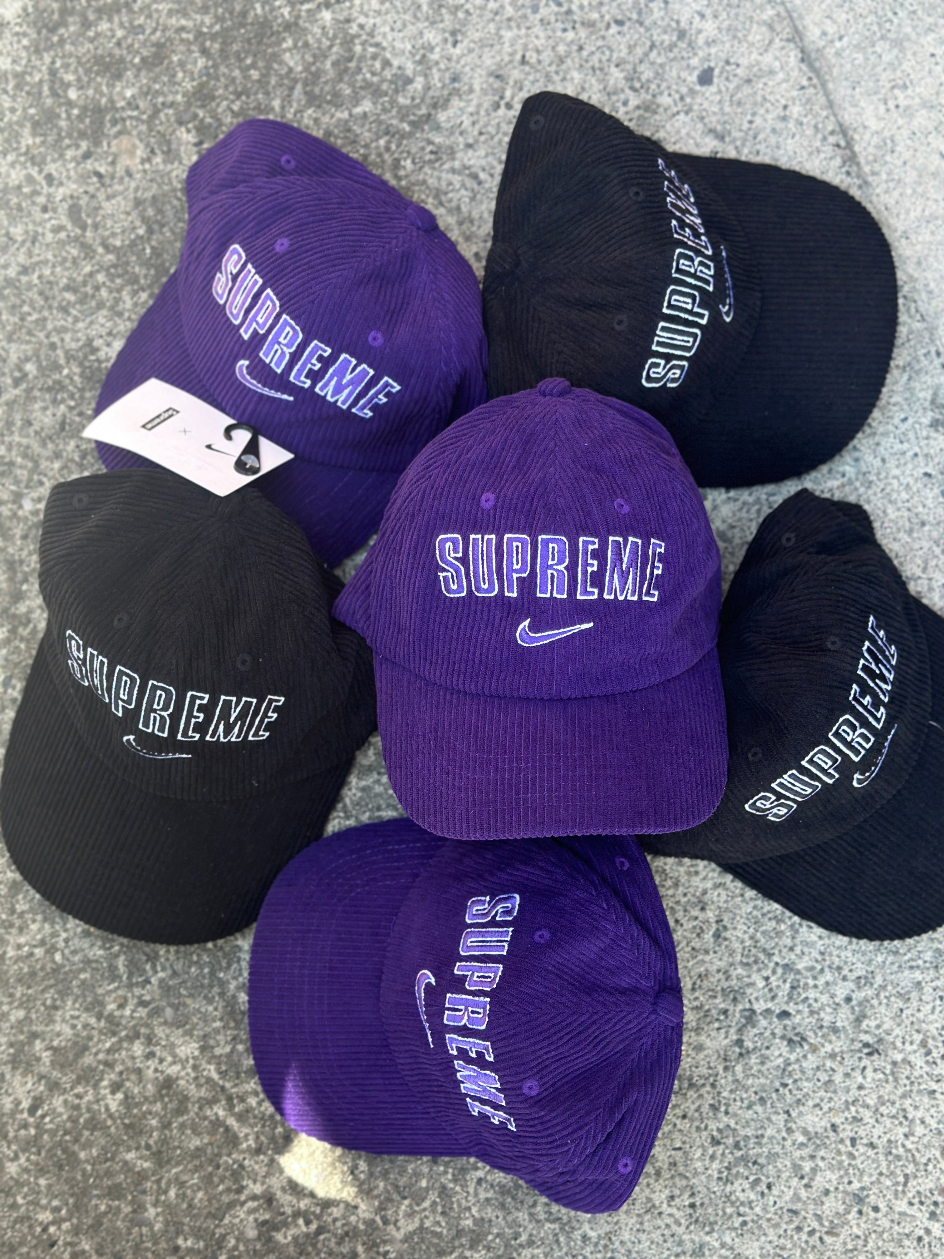 Gorra nike x supreme best sale