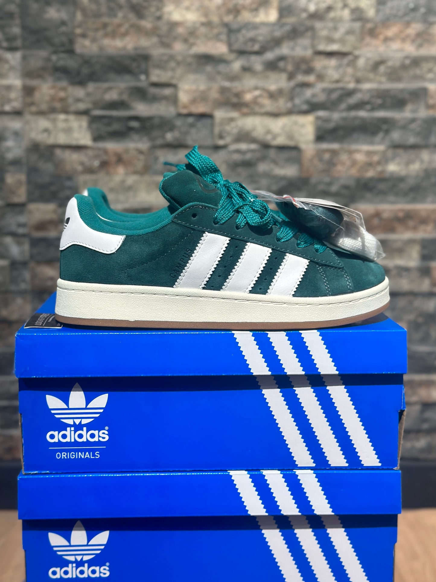 Adidas Campus 00s