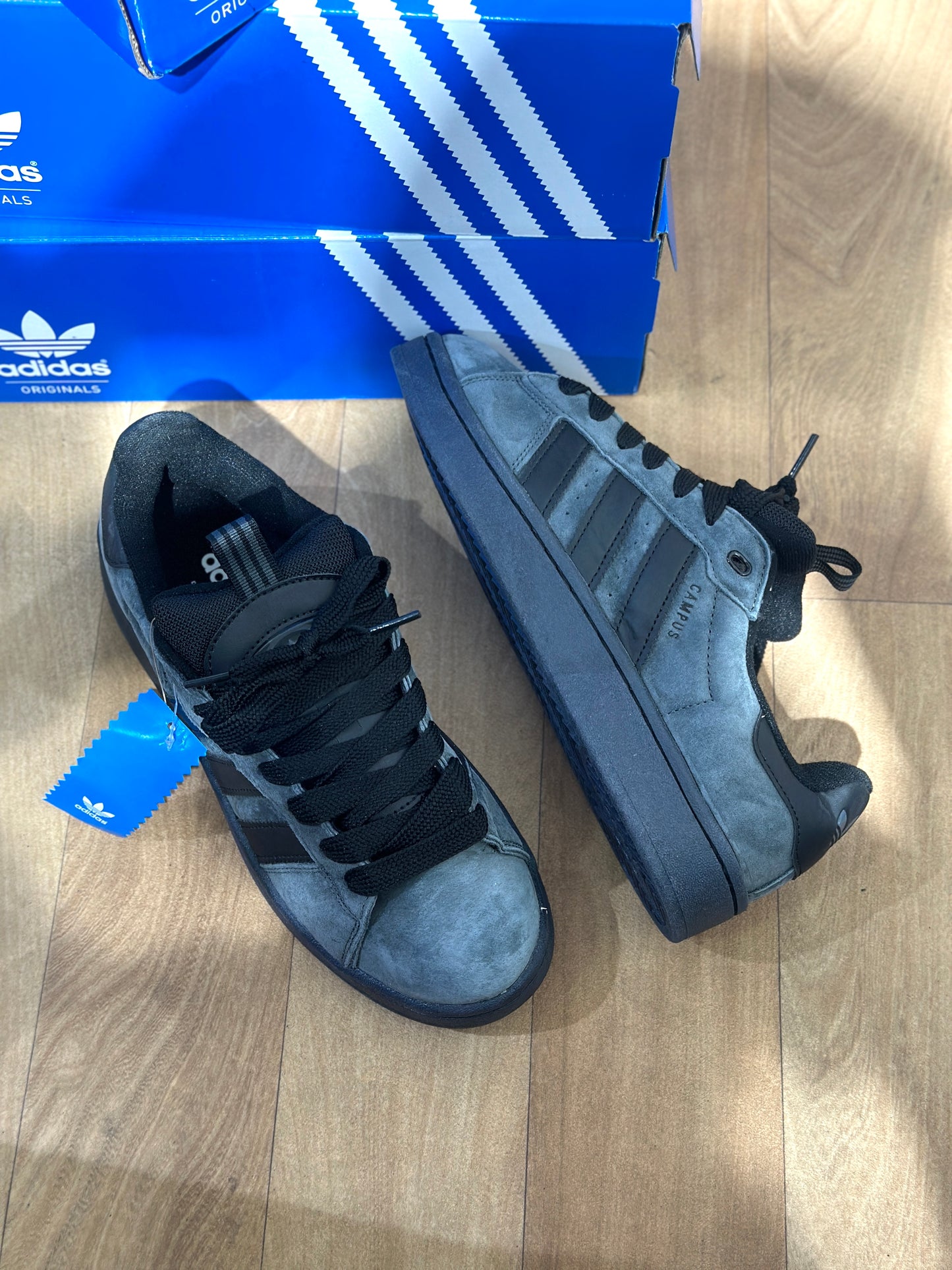 Adidas Campus 00s