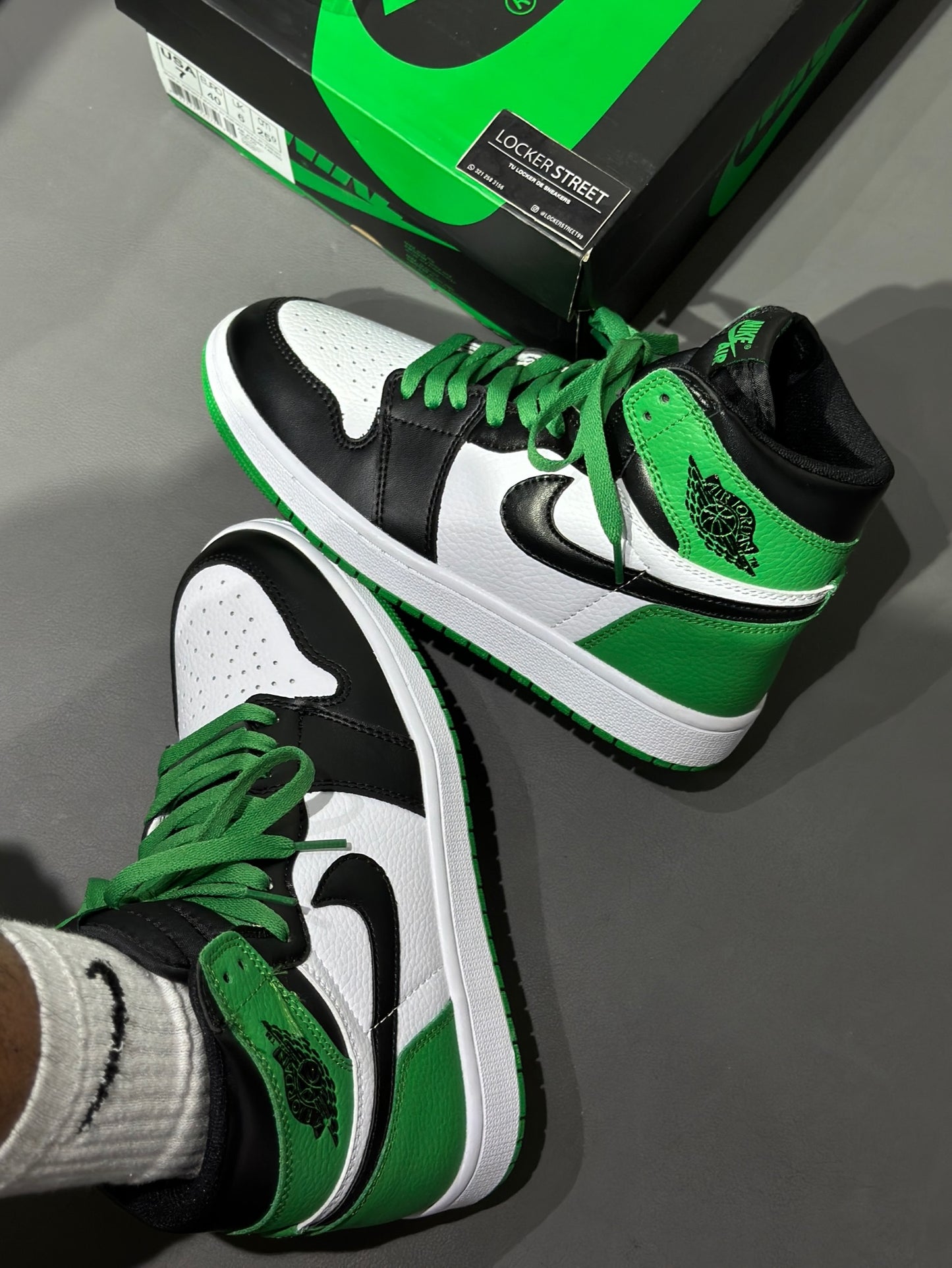 Air Jordan 1 High Lucky Green