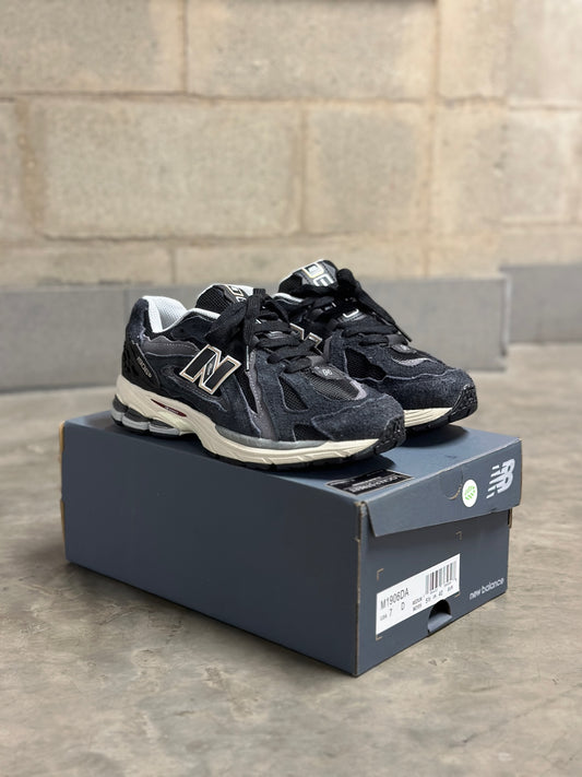 New Balance 2002R