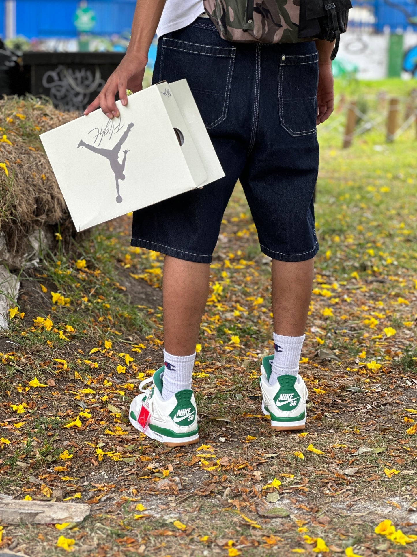 Air Jordan 4 Pine Green