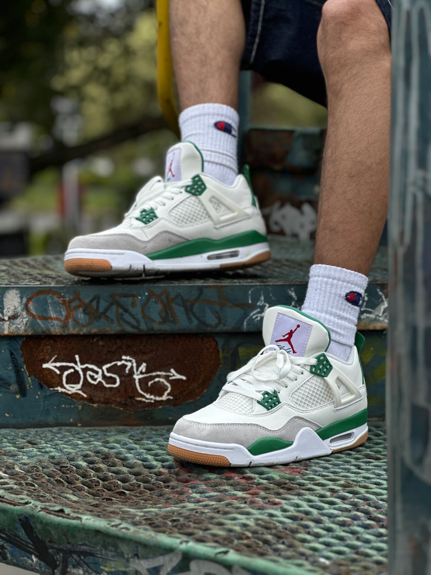 Air Jordan 4 Pine Green